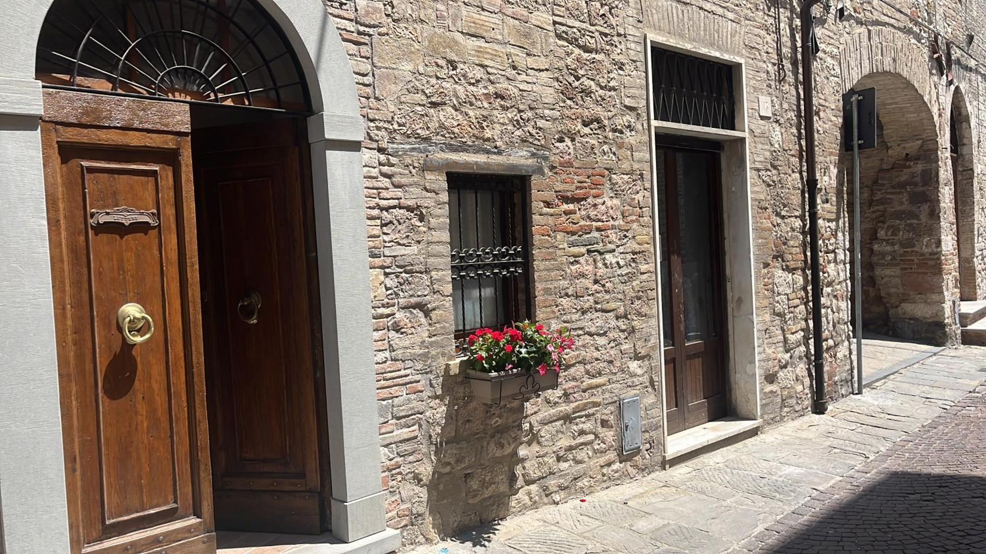 L'Inferno Di Dante Bed and Breakfast Gubbio Eksteriør billede